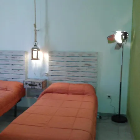 Old Town Hostel *