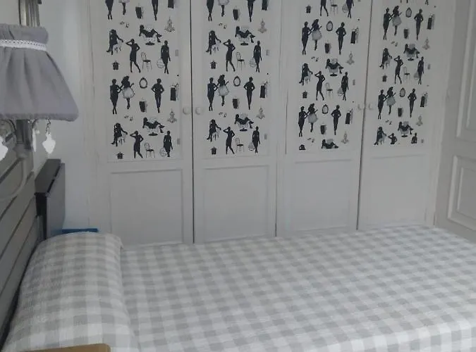 Old Town Hostal
